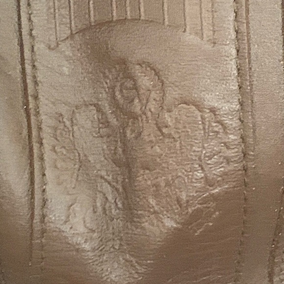 Rare Vintage Gianni
Valanti 1891 Crossbody
Braided Adjustable Leather Sienna Tan - Picture 11 of 12